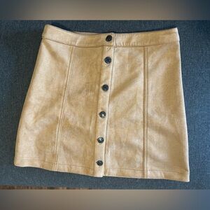 Mini polyester fall skirt.